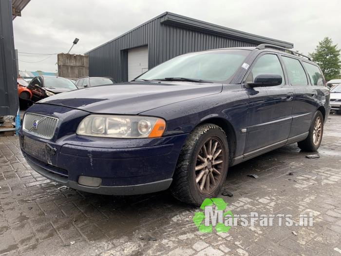 Usagé Faux châssis Volvo V70 (SW) 2.4 20V 140 Prix € 120,00 Règlement à la marge proposé par Autodemontagebedrijf De Mars