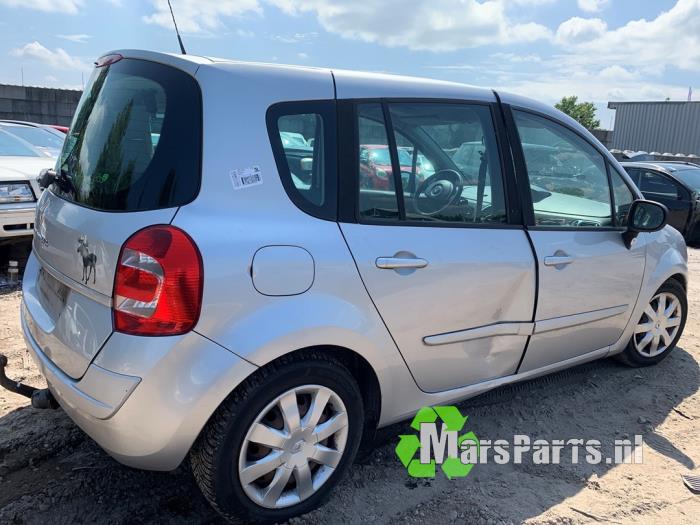 Gebrauchte Kraftstoffpumpe Elektrisch Renault Modus/Grand Modus (JP) 1.2 16V TCE 100 Preis € 30,00 Margenregelung angeboten von Autodemontagebedrijf De Mars