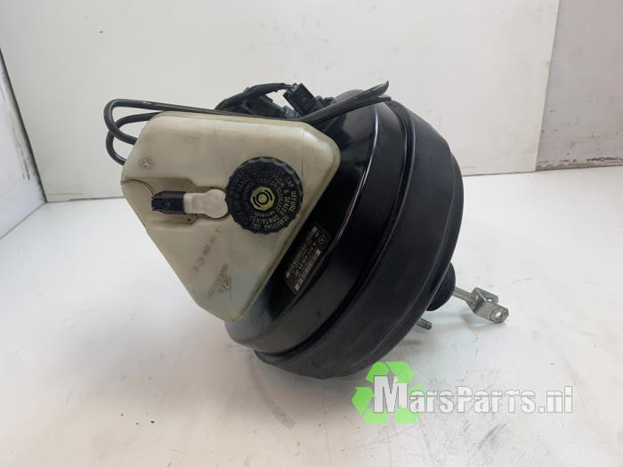 Usagé Servo frein Mercedes S (W221) 3.0 S-320 CDI 24V Prix € 74,00 Règlement à la marge proposé par Autodemontagebedrijf De Mars