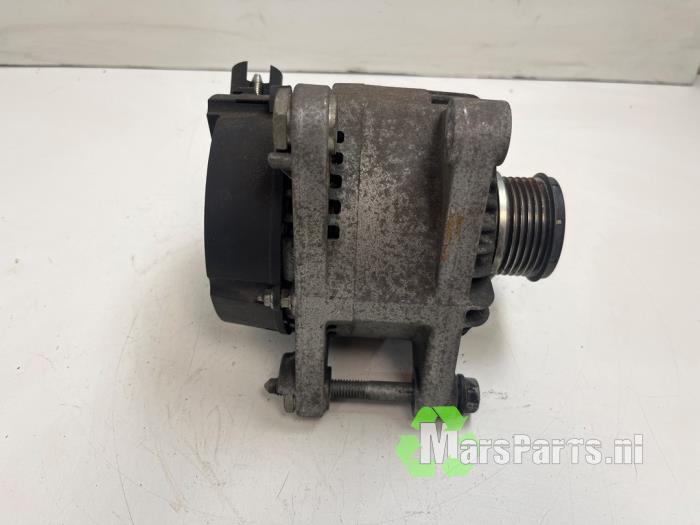 Dynamo van een Peugeot 208 I (CA/CC/CK/CL) 1.2 Vti 12V PureTech 82 2013