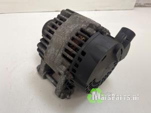 Dynamo van een Peugeot 208 I (CA/CC/CK/CL) 1.2 Vti 12V PureTech 82 2013