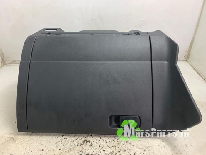 Begagnade Handskfack Volkswagen Golf VII Variant (AUVV) 1.6 TDI 16V Pris € 40,00 Marginaltabell erbjuds av Autodemontagebedrijf De Mars