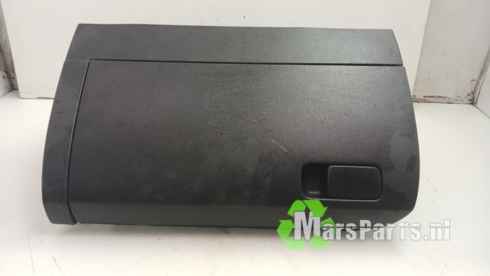 Gebrauchte Handschuhfach Volkswagen Polo V (6R) 1.2 TSI Preis € 30,00 Margenregelung angeboten von Autodemontagebedrijf De Mars