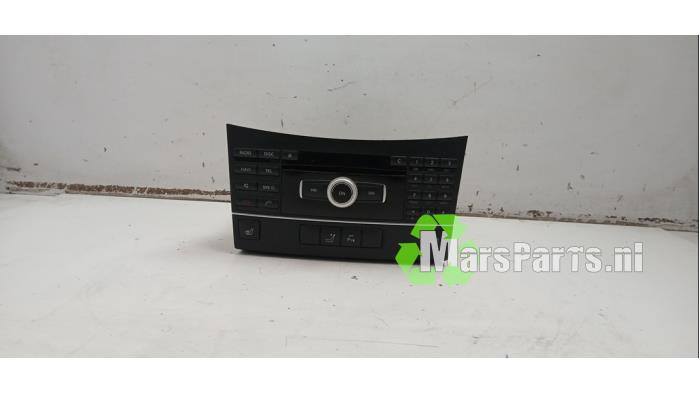 Gebrauchte Radio Mercedes E Estate (S212) E-200 CDI 16V BlueEfficiency,BlueTEC Preis € 200,00 Margenregelung angeboten von Autodemontagebedrijf De Mars