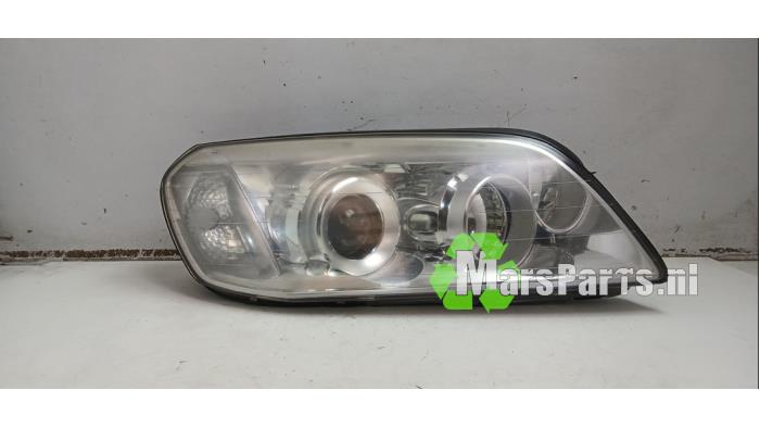 Używane Reflektor prawy Chevrolet Captiva (C100) 2.4 16V 4x4 Cena € 75,00 Procedura marży oferowane przez Autodemontagebedrijf De Mars