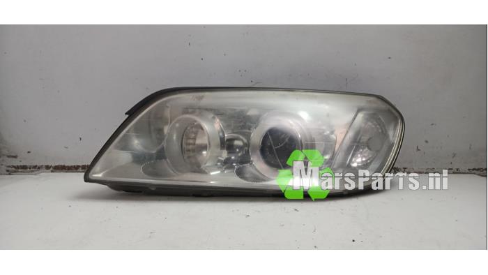 Używane Reflektor lewy Chevrolet Captiva (C100) 2.4 16V 4x4 Cena € 75,00 Procedura marży oferowane przez Autodemontagebedrijf De Mars