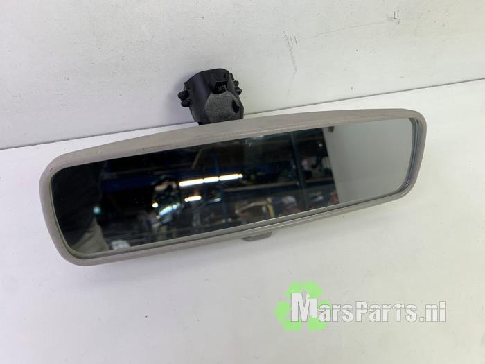 Usados Retrovisor interior Citroen C4 Grand Picasso (3A) 1.2 12V PureTech 130 Precio € 30,00 Norma de margen ofrecido por Autodemontagebedrijf De Mars