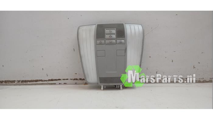 Usagé Innerbelysning, fram Mercedes E Estate (S212) E-200 CDI 16V BlueEfficiency,BlueTEC Prix € 45,00 Règlement à la marge proposé par Autodemontagebedrijf De Mars