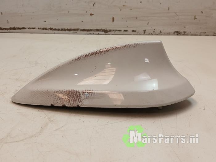 Używane Antena BMW 3 serie (F30) 328i 2.0 16V Cena € 35,00 Procedura marży oferowane przez Autodemontagebedrijf De Mars