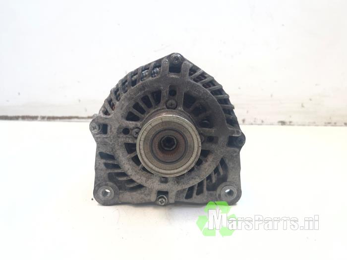 Usagé Dynamo Renault Trafic (1FL/2FL/3FL/4FL) 1.6 dCi 125 Twin Turbo Prix € 85,00 Règlement à la marge proposé par Autodemontagebedrijf De Mars