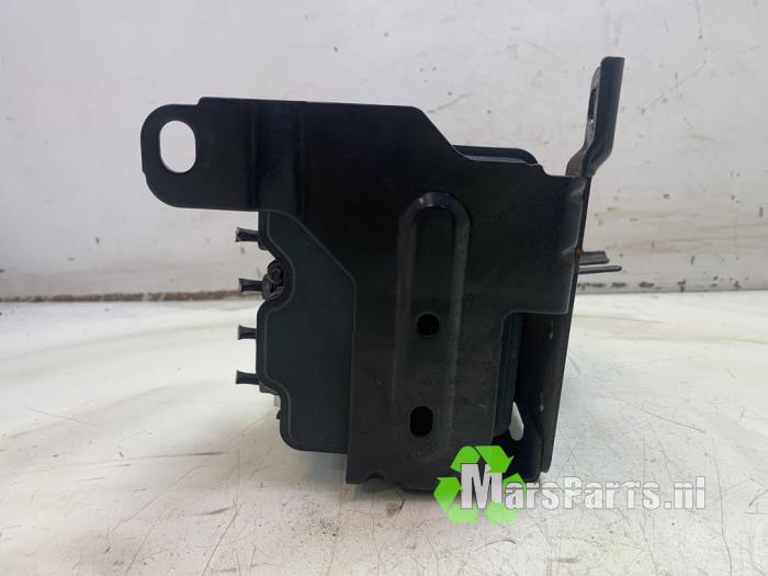 Begagnade ABS-pump Peugeot Partner (EA//EF/EN/EU) 1.5 BlueHDi 75 Pris € 225,00 Marginaltabell erbjuds av Autodemontagebedrijf De Mars