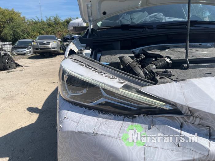 Używane Reflektor prawy MG ZS Hybrid+ 1.5 Hybrid+ Cena na żądanie oferowane przez Autodemontagebedrijf De Mars