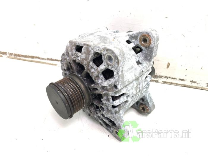 Usagé Dynamo Renault Clio IV Estate/Grandtour (7R) 1.5 Energy dCi 90 FAP Prix € 50,00 Règlement à la marge proposé par Autodemontagebedrijf De Mars