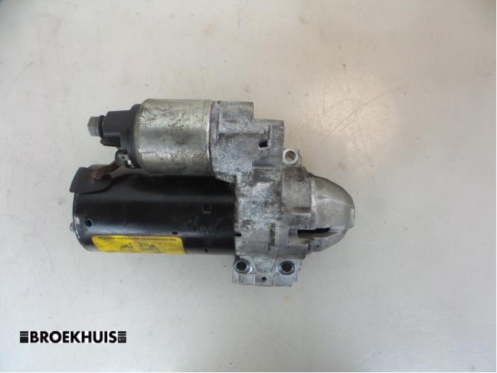 Starter from a BMW 1 serie (F20) 125d 2.0 16V 2012