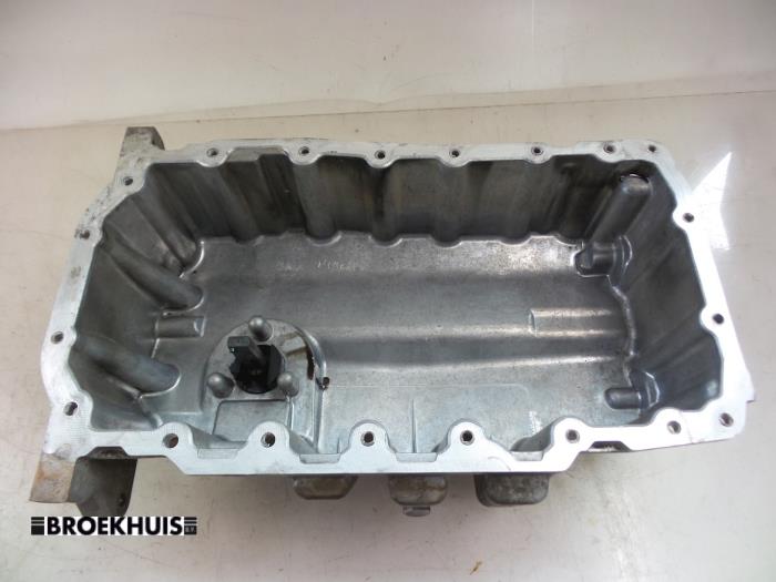 Gebrauchte Ölwanne Volkswagen Passat Variant (3C5) 2.0 TDI 16V 140 Preis € 35,00 Margenregelung angeboten von Autobedrijf Broekhuis B.V.