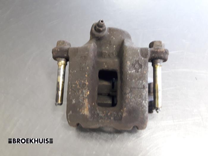 Usagé Etrier de frein arrière gauche Toyota Land Cruiser (J12) 3.0 D-4D 16V Prix € 25,00 Règlement à la marge proposé par Autobedrijf Broekhuis B.V.