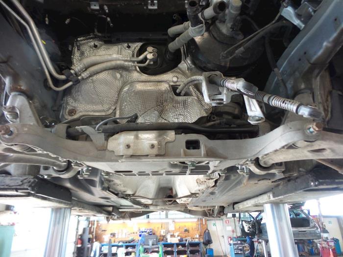 Usados Subchasis Volkswagen Passat (3C2) 2.0 FSI 16V Precio € 50,00 Norma de margen ofrecido por Autobedrijf Broekhuis B.V.
