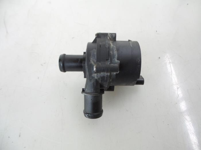 Begagnade Vattenpump Skoda Superb (3V3) 1.6 TDI Pris € 40,00 Marginaltabell erbjuds av Autobedrijf Broekhuis B.V.