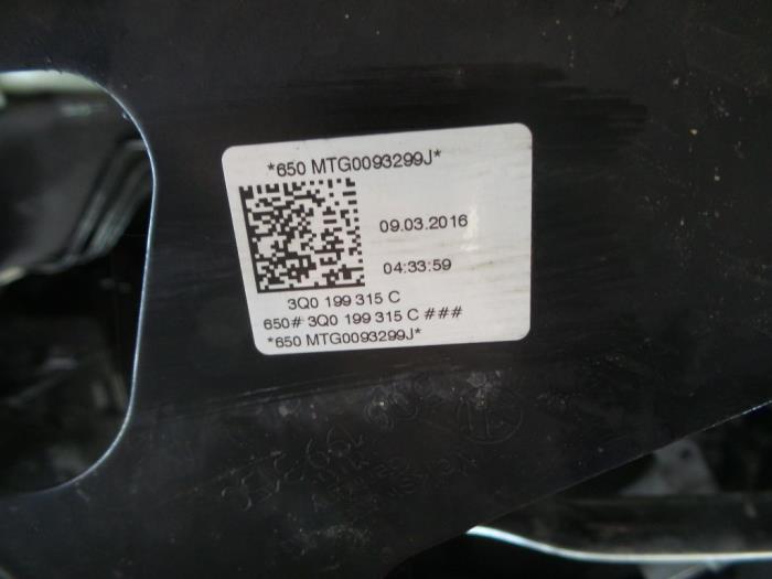 Unterrahmen van een Skoda Superb (3V3) 1.6 TDI 2016