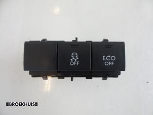 Used ESP switch Peugeot 208 I (CA/CC/CK/CL) 1.6 e-HDi FAP Price € 10,00 Margin scheme offered by Autobedrijf Broekhuis B.V.