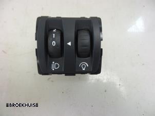Used AIH headlight switch Renault Clio IV (5R) 0.9 Energy TCE 90 12V Price € 10,00 Margin scheme offered by Autobedrijf Broekhuis B.V.