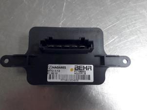 Used Heater resistor Peugeot 5008 I (0A/0E) 2.0 HDiF 16V Price € 20,00 Margin scheme offered by Autobedrijf Broekhuis B.V.
