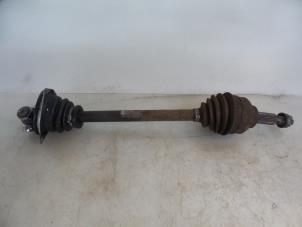 Used Front drive shaft, left Renault Trafic New (FL) 1.9 dCi 82 16V Price € 24,20 Inclusive VAT offered by Autobedrijf Broekhuis B.V.