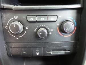 Usados Panel de control de calefacción Peugeot 207 SW (WE/WU) 1.6 HDi Precio € 40,00 Norma de margen ofrecido por Autobedrijf Broekhuis B.V.