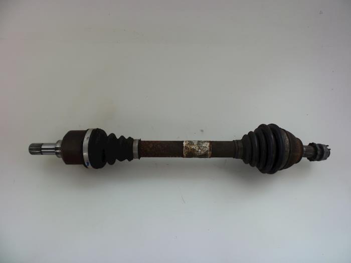 Gebrauchte Antriebswelle links vorne Peugeot 207 SW (WE/WU) 1.6 HDi Preis € 45,00 Margenregelung angeboten von Autobedrijf Broekhuis B.V.