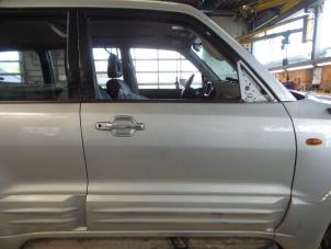 Gebrauchte Tür 4-türig rechts vorne Mitsubishi Pajero Hardtop (V6/7) 3.2 DI-D 16V Long Preis € 150,00 Margenregelung angeboten von Autobedrijf Broekhuis B.V.