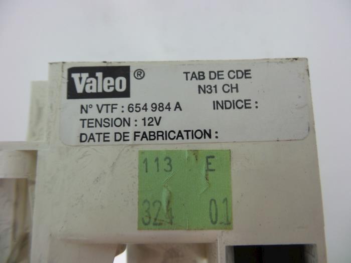 Heater control panel from a Citroën Berlingo 1.9 Di 2002