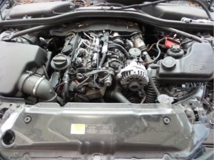 Motor van een BMW 5 serie Touring (E61) 520d 16V Corporate Lease 2010