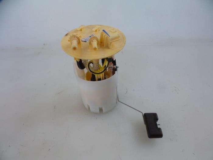 Usagé Pompe d'injection Renault Megane IV Estate (RFBK) 1.5 Energy dCi 110 Prix € 80,00 Règlement à la marge proposé par Autobedrijf Broekhuis B.V.