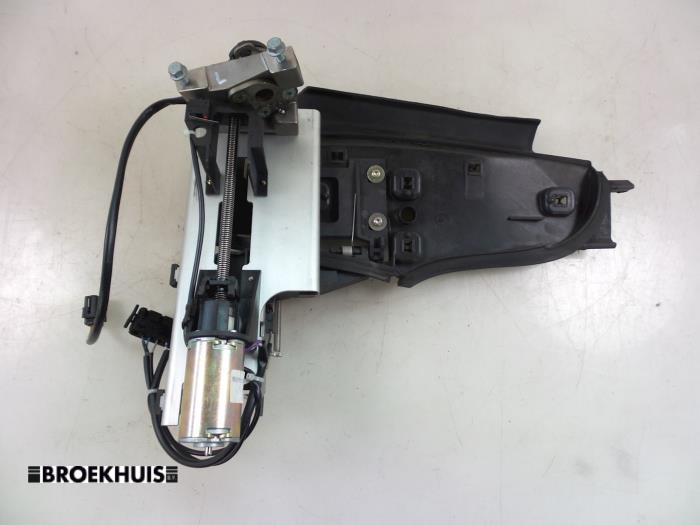 Używane Silnik dachu cabrio Porsche 911 (996) 3.4 Carrera 4 24V Cena € 150,00 Procedura marży oferowane przez Autobedrijf Broekhuis B.V.