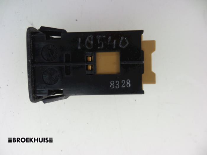 ESP switch from a Suzuki SX4 (EY/GY) 1.6 DDiS 2008