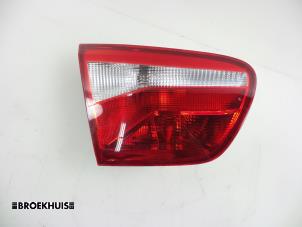 Używane Tylne swiatlo pozycyjne lewe Seat Ibiza ST (6J8) 1.2 TDI Ecomotive Cena € 25,00 Procedura marży oferowane przez Autobedrijf Broekhuis B.V.