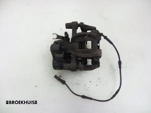 Used Rear brake calliper, right BMW 2 serie Active Tourer (F45) 218d 2.0 TwinPower Turbo 16V Price € 95,00 Margin scheme offered by Autobedrijf Broekhuis B.V.