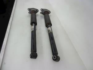 Used Shock absorber kit BMW 2 serie Active Tourer (F45) 218d 2.0 TwinPower Turbo 16V Price € 60,00 Margin scheme offered by Autobedrijf Broekhuis B.V.
