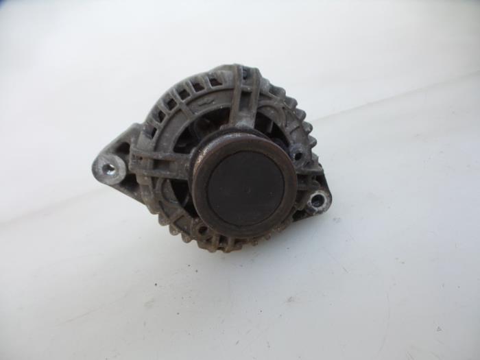 Begagnade Dynamo Toyota Hilux IV 2.5 D4-D 16V Pris € 181,50 Inklusive moms erbjuds av Autobedrijf Broekhuis B.V.