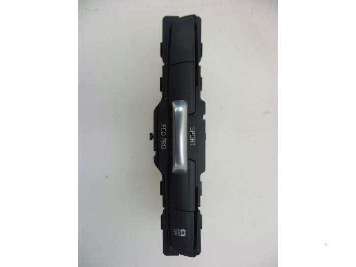 Używane Przelacznik ESP BMW 2 serie Active Tourer (F45) 218d 2.0 TwinPower Turbo 16V Cena € 35,00 Procedura marży oferowane przez Autobedrijf Broekhuis B.V.