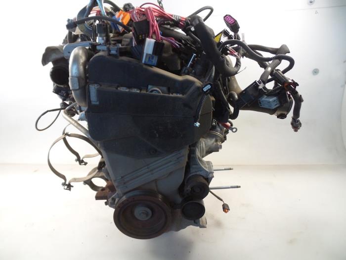 Engine from a Renault Kangoo Express (FW) 1.5 dCi 90 FAP 2017