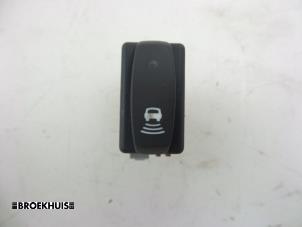 Used PDC switch Renault Kangoo Express (FW) 1.5 dCi 90 FAP Price € 12,10 Inclusive VAT offered by Autobedrijf Broekhuis B.V.