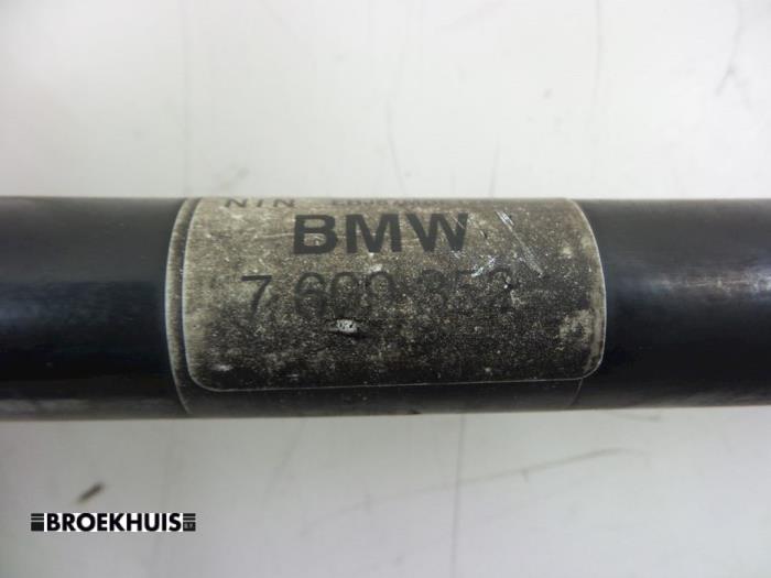 Os napedowa prawy tyl z BMW 1 serie (F20) 118i 1.5 TwinPower 12V 2018