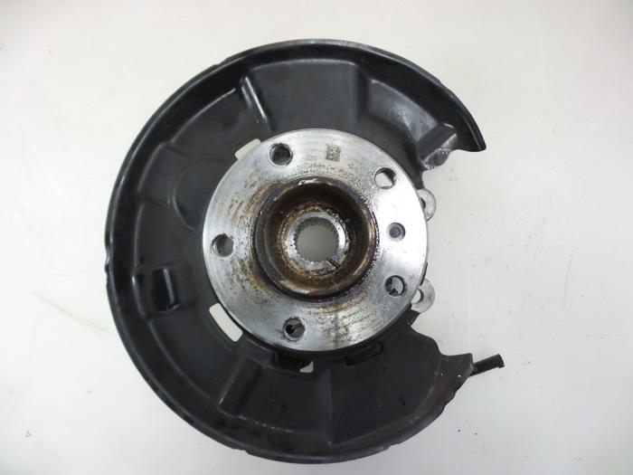 Begagnade Spindel, höger bak BMW 1 serie (F20) 118i 1.5 TwinPower 12V Pris € 150,00 Marginaltabell erbjuds av Autobedrijf Broekhuis B.V.