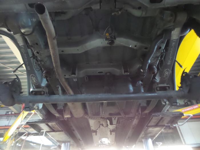 Gebrauchte Hinterachse Vorderradantrieb Ford Transit Connect 1.8 TDdi LWB Euro 4 Preis € 121,00 Mit Mehrwertsteuer angeboten von Autobedrijf Broekhuis B.V.