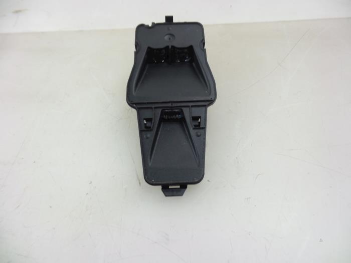 Gebrauchte Bremsassistent Sensor Volvo V70 (BW) 1.6 DRIVe,D2 Preis € 30,00 Margenregelung angeboten von Autobedrijf Broekhuis B.V.