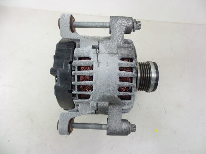 Begagnade Dynamo Opel Corsa D 1.2 16V Pris € 40,00 Marginaltabell erbjuds av Autobedrijf Broekhuis B.V.