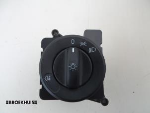 Used Light switch Mercedes Sprinter 3,5t (906.63) 313 CDI 16V Price € 24,20 Inclusive VAT offered by Autobedrijf Broekhuis B.V.