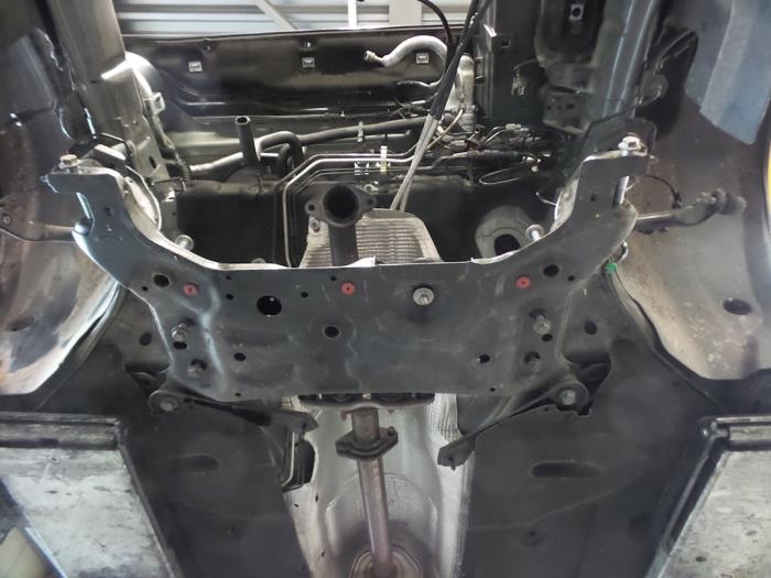 Usados Subchasis Ford Focus 3 Wagon 1.0 Ti-VCT EcoBoost 12V 100 Precio € 60,00 Norma de margen ofrecido por Autobedrijf Broekhuis B.V.