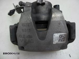 Used Front brake calliper, left Audi A4 (B9) 2.0 T MHEV 16V Price € 75,00 Margin scheme offered by Autobedrijf Broekhuis B.V.